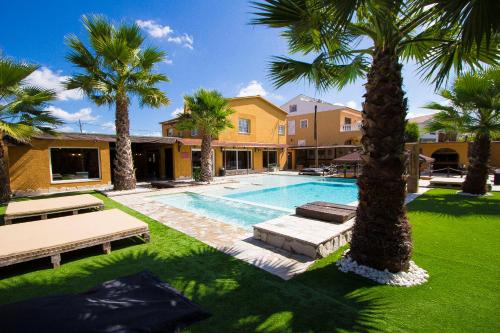 Catalunya Casas: Luxury and tranquility only 34 km s from Barcelona City!