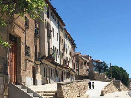 Céntrico apartamento junto al Puente Romano