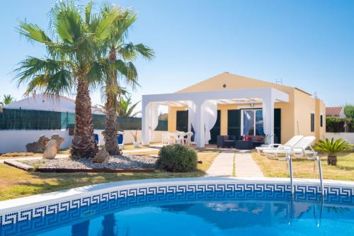 Chalet con piscina en Menorca