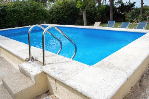 Chalet con piscina privada solo familia y parejas Bonanza