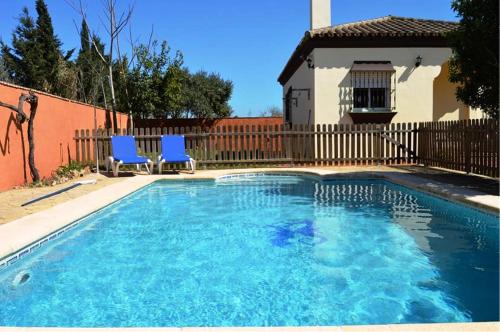 Chalets con piscina privada solo para familias y parejas roche viejo