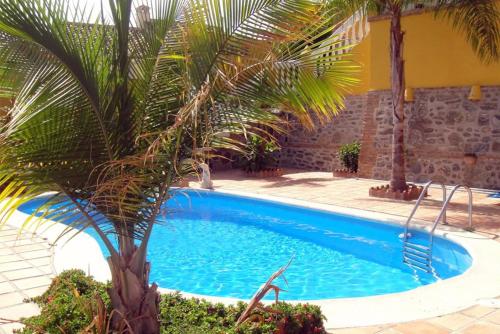 Chalet Con Piscinas Y Vistas De Ensueño