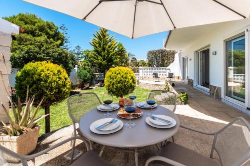 Calle Marbella Chalet with Garden by Beach