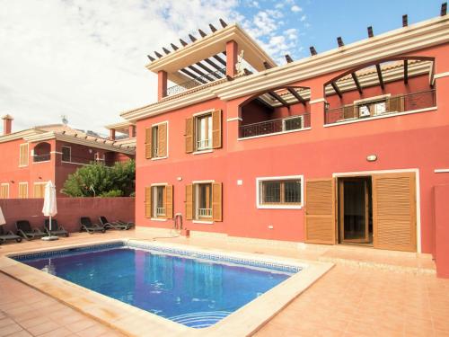 Charming Holiday Home in Benidorm with private pool