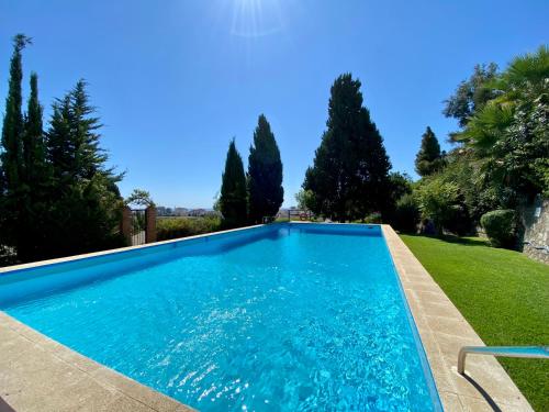Villa Sierra Vista Cosy Charming Luxurious views garden and pool