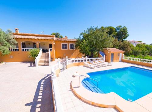 Villa Chechu - Plusholidays