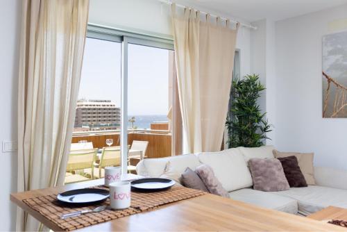 Sea View Apartment in El Médano with private parking space