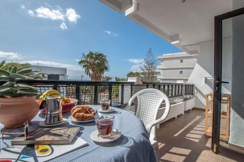 Casa Coral with sea views