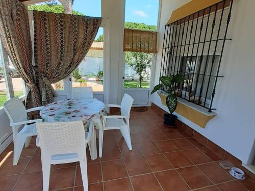 Cosy Holiday Home in Chiclana de la frontera with Patio