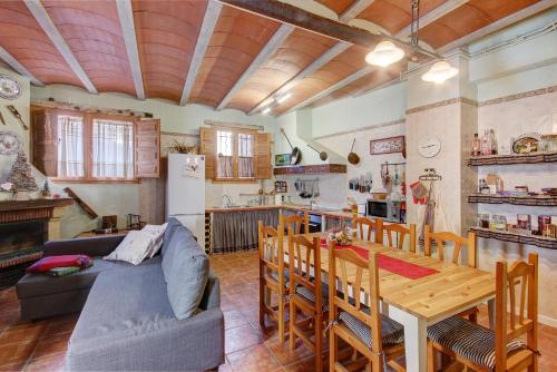 Country House for 24 people with mountain views