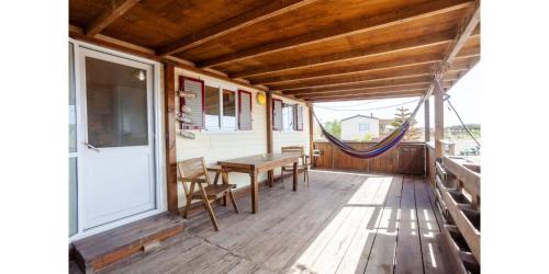 Cowboy Cottage with Sea View