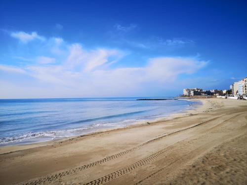 Cozy apartment at 100 meters from the beach de los Locos