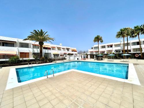 Cozy apartment with Wifi,pool, near the beach in Tenerife Sur