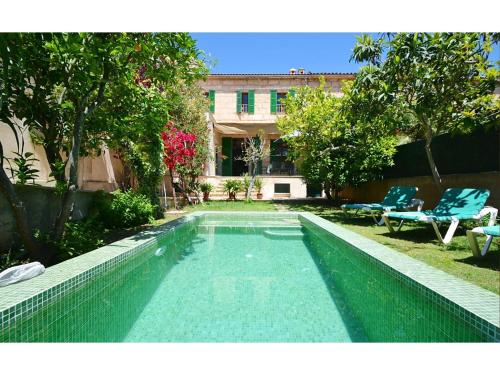 Cozy town house with private pool and private garden near the village