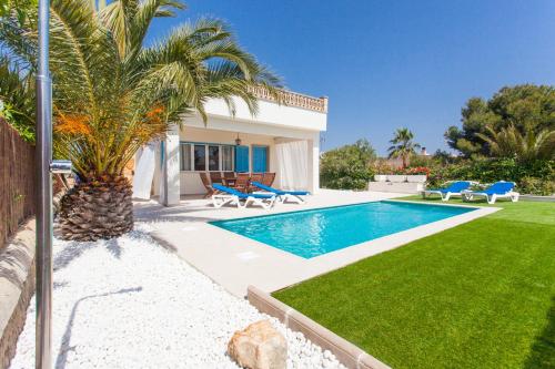 Cozy Villa In Cala Llombards, Mallorca