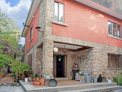 Delightful Apartment in Galapagar with Jacuzzi and sauna