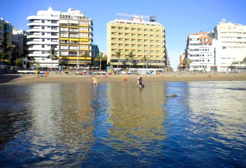 Las Palmas Las Canteras Beach