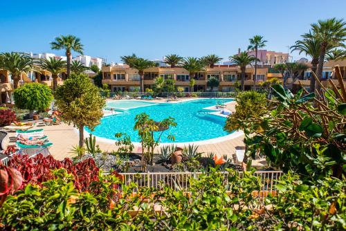 Corralejo Dunes Apartment "Papaya" with Pool & Wifi- Only 300m to the Beach by Holidays Home