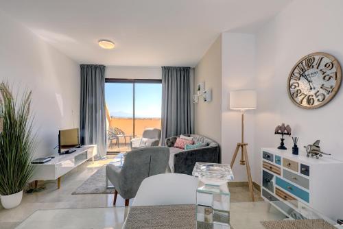 Duquesa Village Apartment - 2 Bed/2 Bath apartment with panoramic sea views
