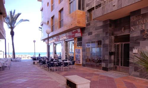 Edificio 1º línea de playa, en paseo marítimo de Torrevieja, Alicante, Costa Blanca