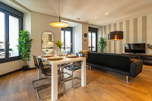 Edificio Fénix, Luxury Apartments