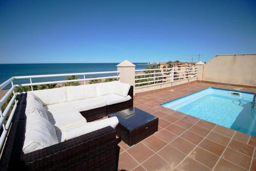 Ático espectacular con piscina privada en primera línea de playa