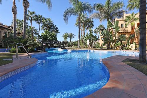 El Campanario Apartment - Pool View