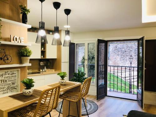 El Capricho Del Arco_Apartamentos Burgos Catedral