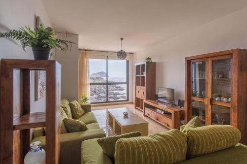 El Mirador: sea views from the shore