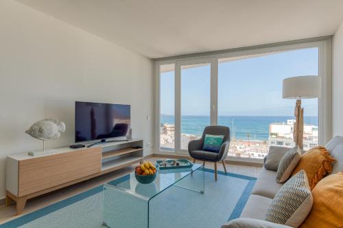 Elegant living with great views of Las Canteras Beach