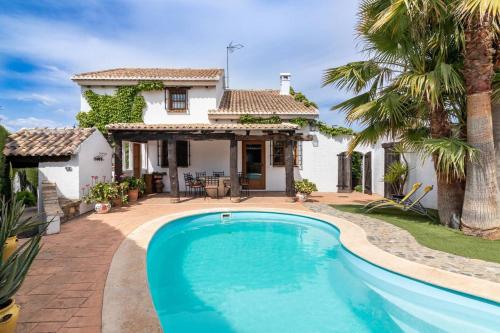 Encantadora casa con piscina privada y chimenea