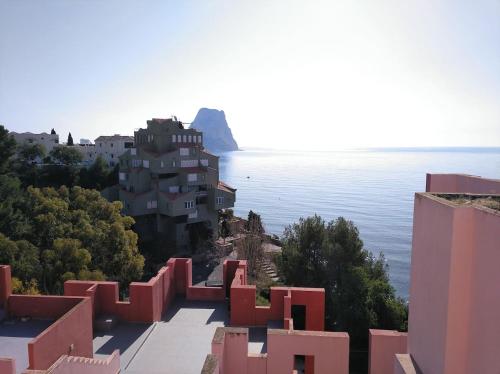 Estudio en la Muralla roja