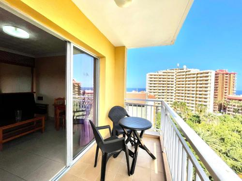 Estudio en piso alto con piscina en azotea, Wifi y vista bonita en Puerto de la Cruz