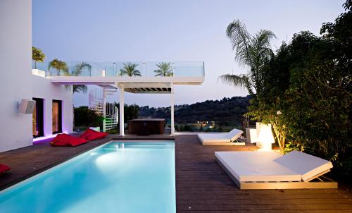 Extreme Luxury -Coolest contemporary villa !
