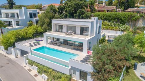 Fabulous Modern Villa//6 Bed/ 4bath/Private Pool