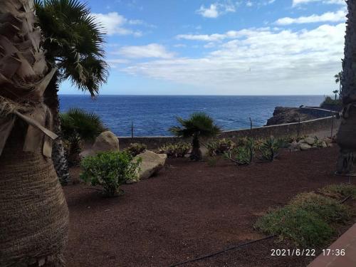 Fabulous sunrise Seaview 2 double beds,big pool fiber wifi