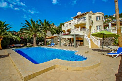 Fabya - sea view villa with private pool in Teulada