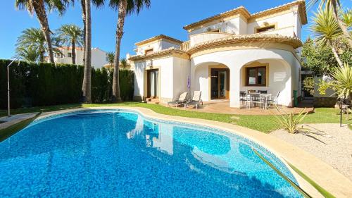 Fantastic 3 Bedroom House in Denia for Vacation