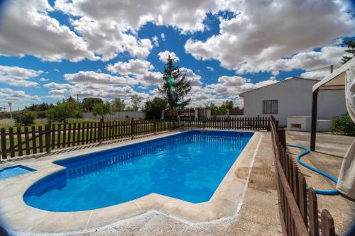 Finca Alonso Piscina en Villaralbo