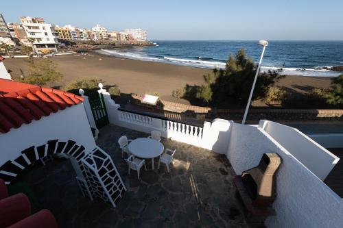 First Line of The Beach La Garita