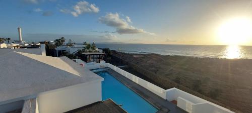 Villa Sunset Paradise with panoramic sea view, first line, sunsets