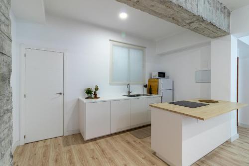 Flatguest Urban Loft - Central - Modern - FastWiFi