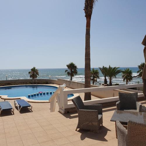 Frontline Beach Villa Playa Flamenca