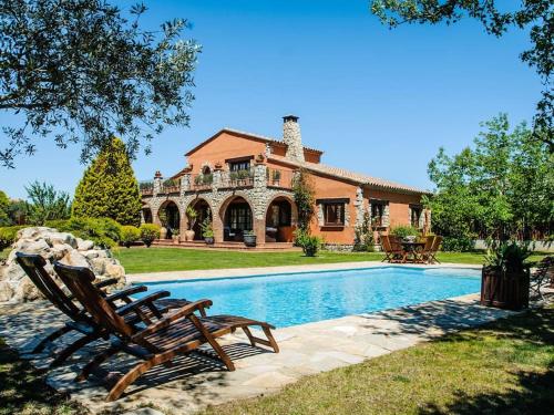 Splendid Villa in Peralada with Private Swimming Pool