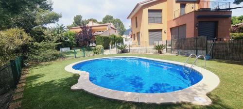 Golf Pinos Mar 7 per, piscina