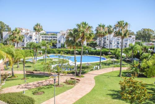 Great 2 Bedroom Apartment Near Puerto Banus