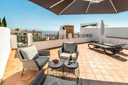 Hermosa casa con terraza e increíbles vistas al mar y la montaña