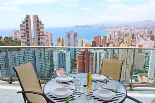 Highrise apartment with stunning views from private balcony