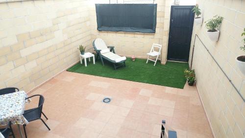 3 bedrooms house with city view enclosed garden and wifi at Almagro