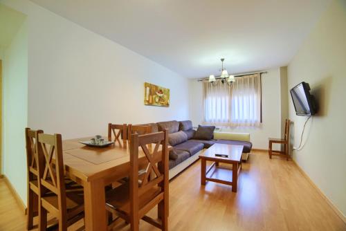 One bedroom appartement with furnished terrace and wifi at Gudar